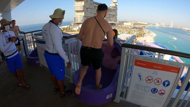 Blackout Water Slide at Aquaventure Waterpark Dubai смотреть онлайн