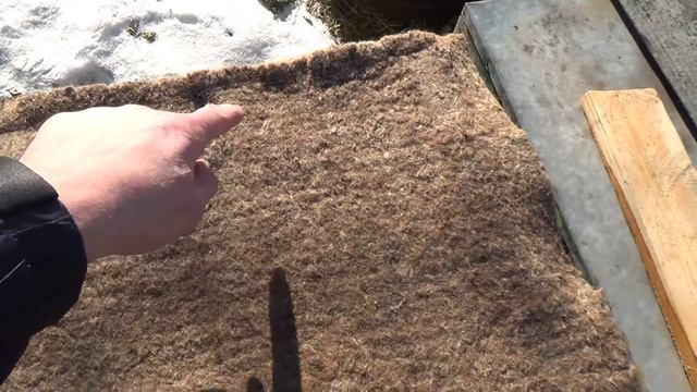 Что лучше для зимовки пчел? Войлок, пенопласт или фольгоизол? смотреть онлайн