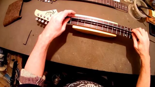 Регулировка анкера у грифа гитары смотреть онлайн