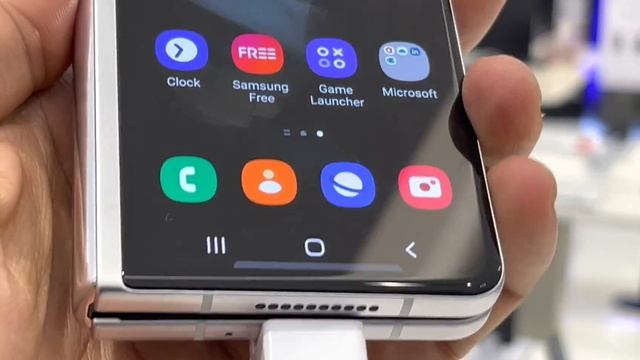 Samsung Galaxy Z Fold 3 Color Comparison! смотреть онлайн
