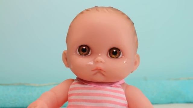 Куклы Пупсики Малыши какают на горшок Пупс обкакался и купается в ванной Игрушки для девочек