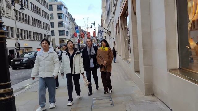 How to look stylish with simple clothes. Street fashion. London. Valentines day. смотреть онлайн