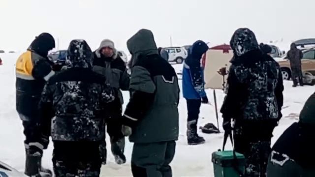 Рыбалка на Оби, п.Кирпичный январь 2017 смотреть онлайн