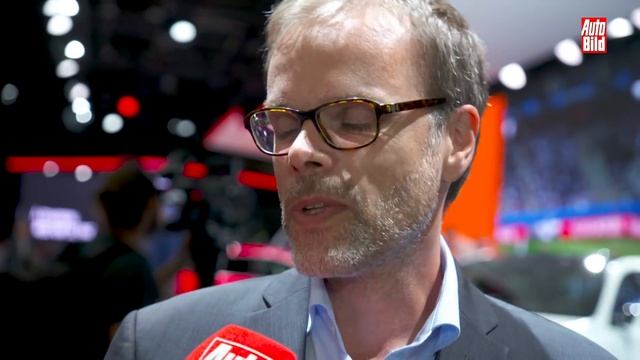 Kia e-Niro (Paris 2018) Interview zum Elektro-Niro смотреть онлайн