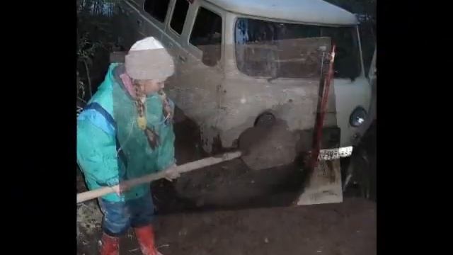 Ехали, ехали и в лужу заехали!!! смотреть онлайн