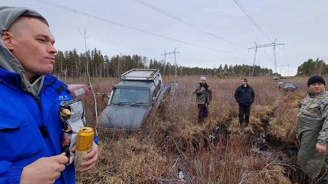 Открытие грязевого сезона 2021. Нива едет вслед за большими джипами!)) Ни уступает ни разу!)) смотреть онлайн
