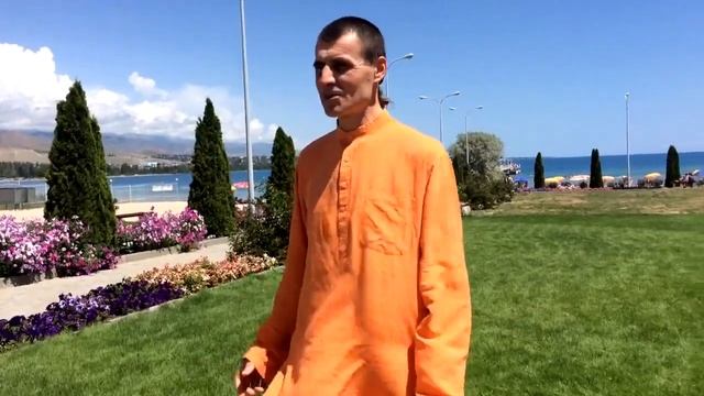 Почему Вы ходите в оранжевом? смотреть онлайн