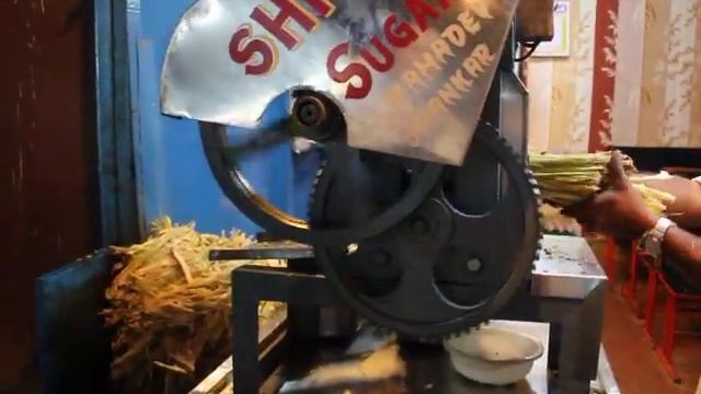 Как выжимают сок из сахарного тростника смотреть онлайн