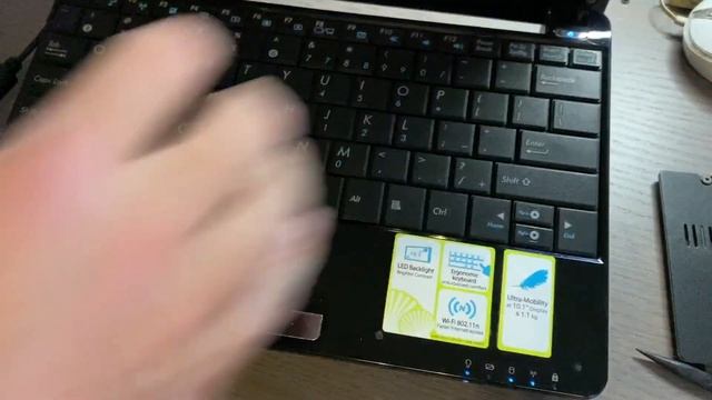 Flea Market Find! $15 Smoker's Asus EeePC 1005HAB смотреть онлайн