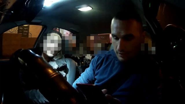 Молодые Цыгане осваивают такси Болт смотреть онлайн