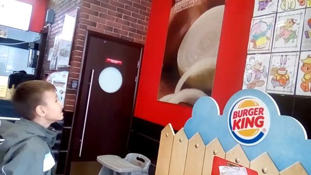 Поход в BURGER KING смотреть онлайн