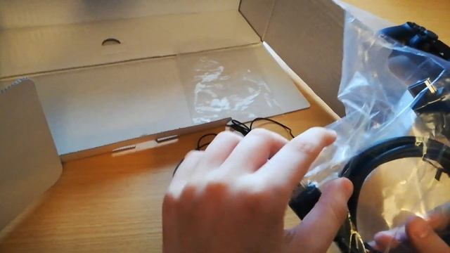 Распаковка PlayStation 4 Pro 1TB CUH-7208B. Последняя ревизия! смотреть онлайн