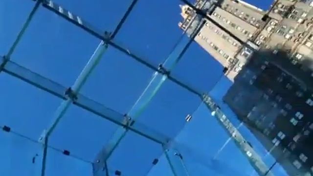Apple Store Elevator 5th Avenue New York City NYC смотреть онлайн