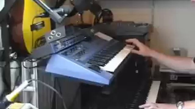 Snikhaas playing popcorn on korg i3 & Yamaha cs1-x смотреть онлайн