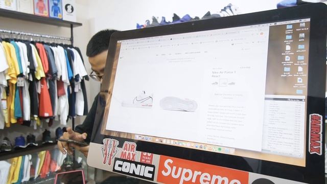Có nên mua Air Jordan 1 Off-White UNC - Test độ GLOW của Yeezy 700v3 - Air Force 1 REACT đời mới смотреть онлайн