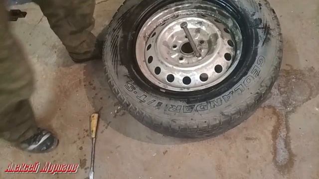 Самостоятельная бортировка и разбортировка колеса бес спец. оборудования.