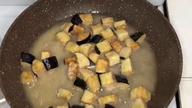 Салат с рукколой / Қуырылған брынза қосылған салат/ Майонезсіз салат жасау смотреть онлайн