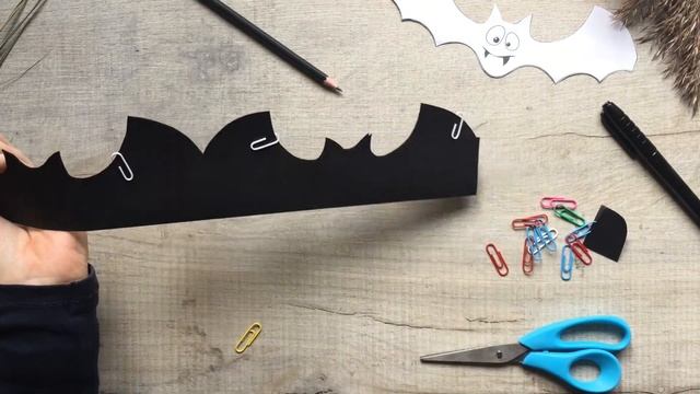 Гирлянда из летучих мышей на Halloween смотреть онлайн