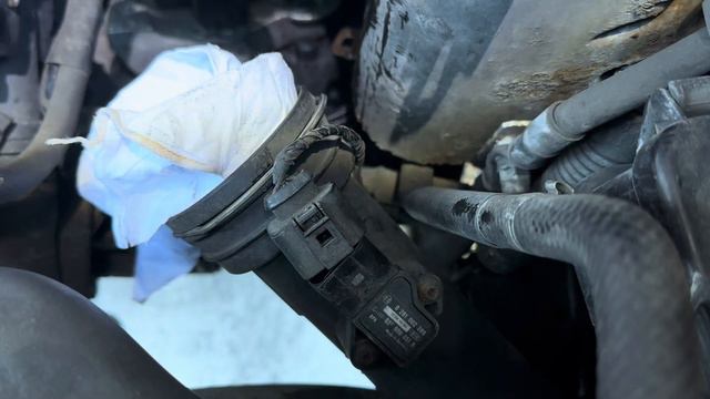 How to remove a VW T5 1.9 Starter Motor смотреть онлайн