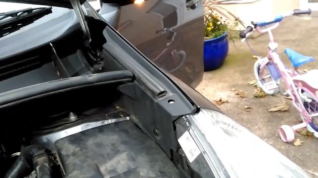 Toyota Verso internal fuse box. смотреть онлайн