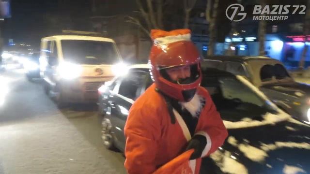 Тюменские Дед Морозы-квадроциклисты поздравили горожан с наступающим 2020 годом! смотреть онлайн