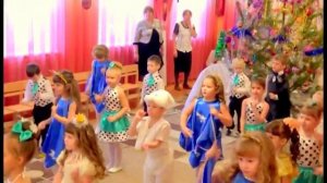 Общий танец-вход на утренник "Новый год, новый год, ёлка, шарики, хлопушки..."