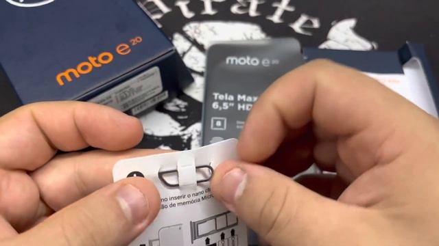 Unboxing do Smartphone Motorola Moto E20 смотреть онлайн