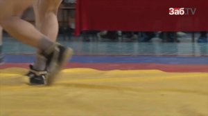 Ритаульный танец орла исполнили перед боем бурятские силачи