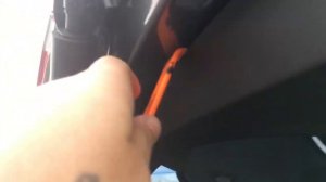 Снятие внутреннего заднего фонаря на Форд Куга 2