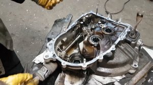 КАЛИНА 1 ПРОСТО И ЛЕГКО РЕМОНТИРУЕМ МКПП САМИ