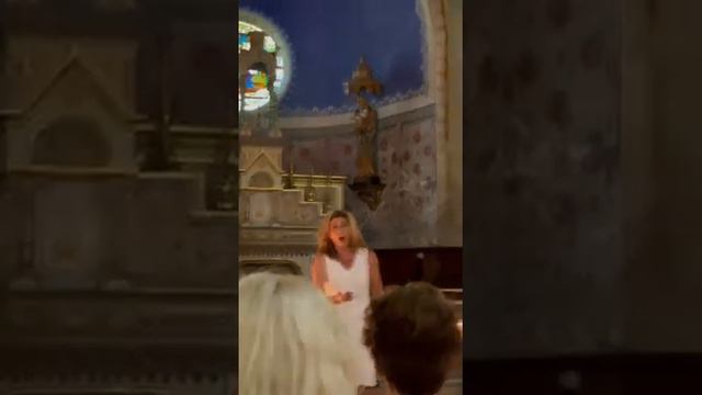 Ave Maria of Michel Lorenc by Soprano Suzanne Roels смотреть онлайн