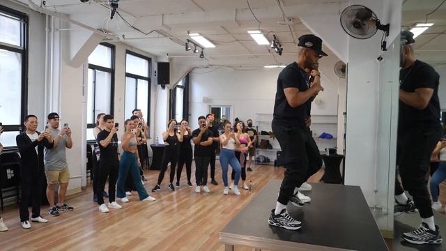 Bachata Workshop (Footwork) #bachata #bachatwins смотреть онлайн