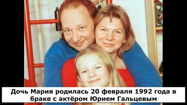 15 лет живет на две семьи. Похоже, что жену и любовницу это устраивает смотреть онлайн