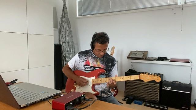 Hank Marvin, Moon River - cover played by Annies смотреть онлайн