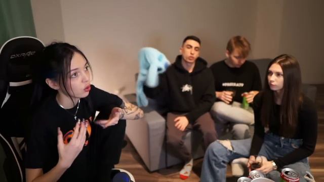 Строго Один с Двумя Девушками! Фруктозка, Байовл и Десаут сделают Стрим Хаус как у Бустера смотреть онлайн