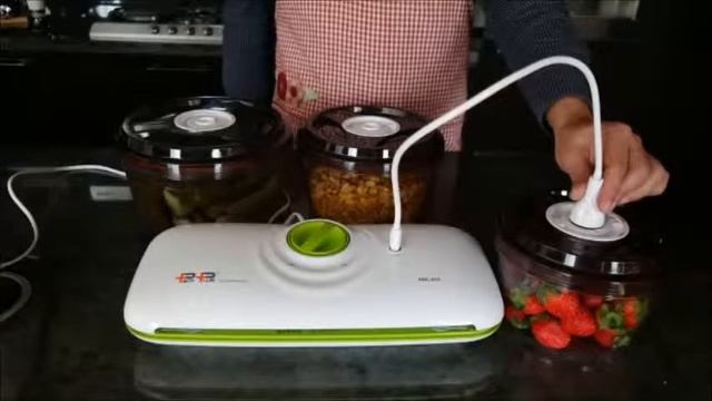 Работа упаковщика PackPlus VAC 570 с вакуумным контейнером смотреть онлайн