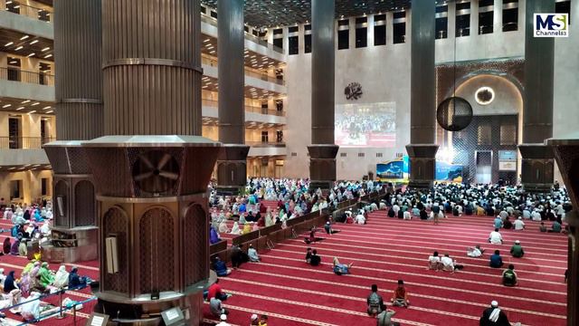 Suara Merdu Imam Sholat Tarawih di Masjid Istiqlal Jakarta смотреть онлайн