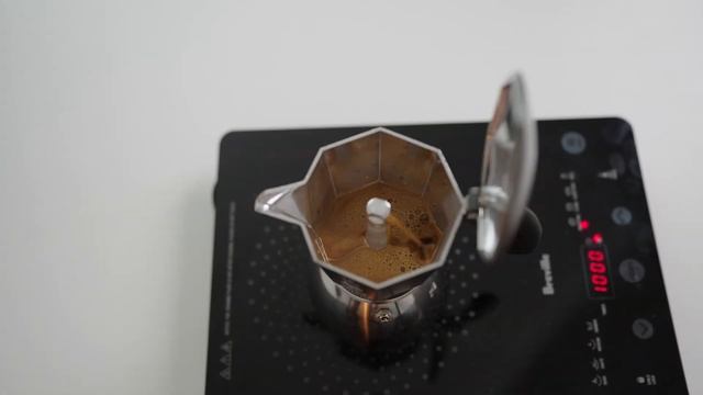 How to Use the Bialetti Brikka Induction Moka Pot смотреть онлайн