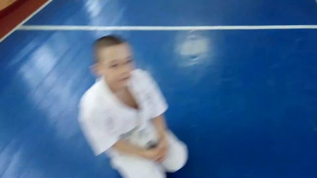 Лёгкий бой и немного рубилова жёстко и бескомпромиссно. 2-3 класс. Начальная группа. в Кёкусинкай смотреть онлайн