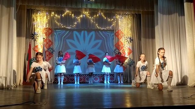 Ансамбль мажореток и барабанщиц "Ритм" смотреть онлайн