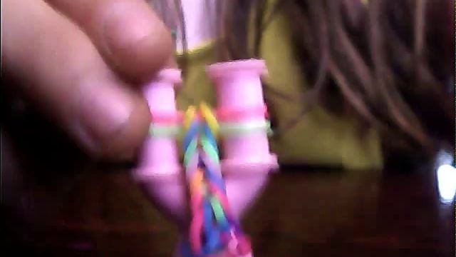 как плести браслет из резинок ( рыбий хвост ). смотреть онлайн