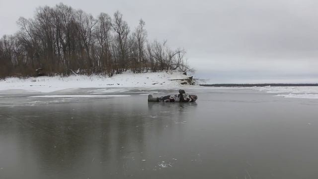 НА ЧУПА-ЧУПС КЛЮЮТ ЗАПРЕЩЕННЫЕ РЫБИНЫ! Рыбалка на комбайны, муксун на удочку,первый лед. смотреть онлайн