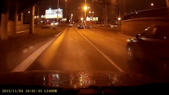 Два красных, игнорирование знака и встречка! Крут чувак! смотреть онлайн