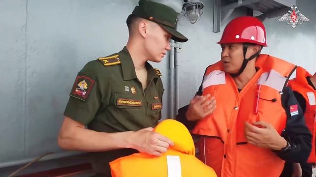 ???? В акватории Японского моря началось совместное российско-китайское военно-морское учения смотреть онлайн