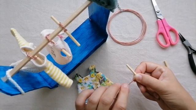 Как сделать плечики для кукольной одежды смотреть онлайн