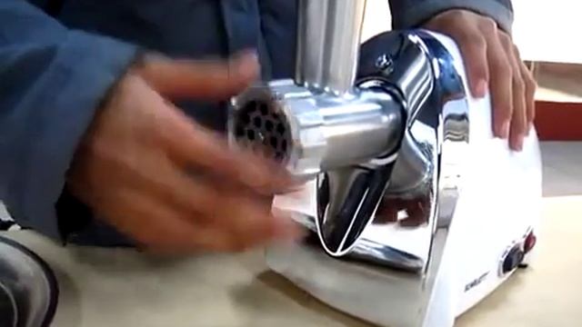 Household electric meat grinder /مطحنة اللحم الكهربائية المنزلية / смотреть онлайн