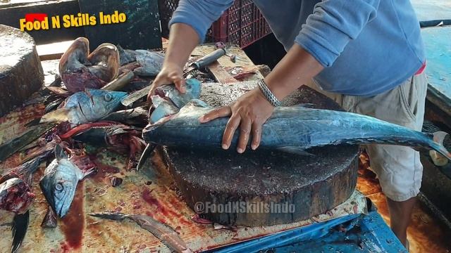 Best Sharp Knife in The Word | Mackerel fish fillet skills like butter смотреть онлайн