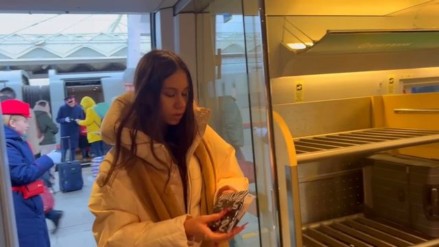 ПРИЕХАЛА без НОГТЯ из Москвы...? но ЗАТО с ПОДАРКАМИ ? смотреть онлайн