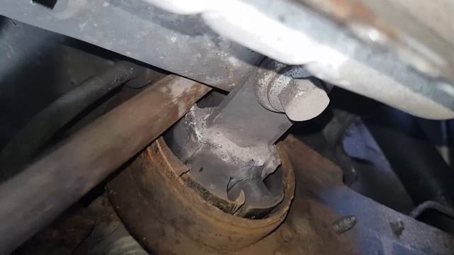 Ford Mondeo Mk 4( 2010 ) rear axle trailing control arm Bush falling out смотреть онлайн