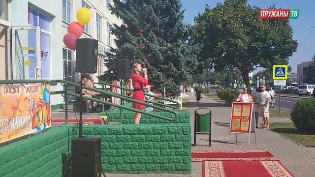 В Пружанах прошёл показ моделей школьной формы смотреть онлайн